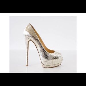 Gold snake skin peeptoe pumps